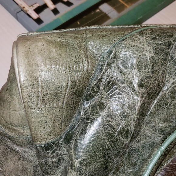 Beautiful Green Bag - Picture 9 of 12